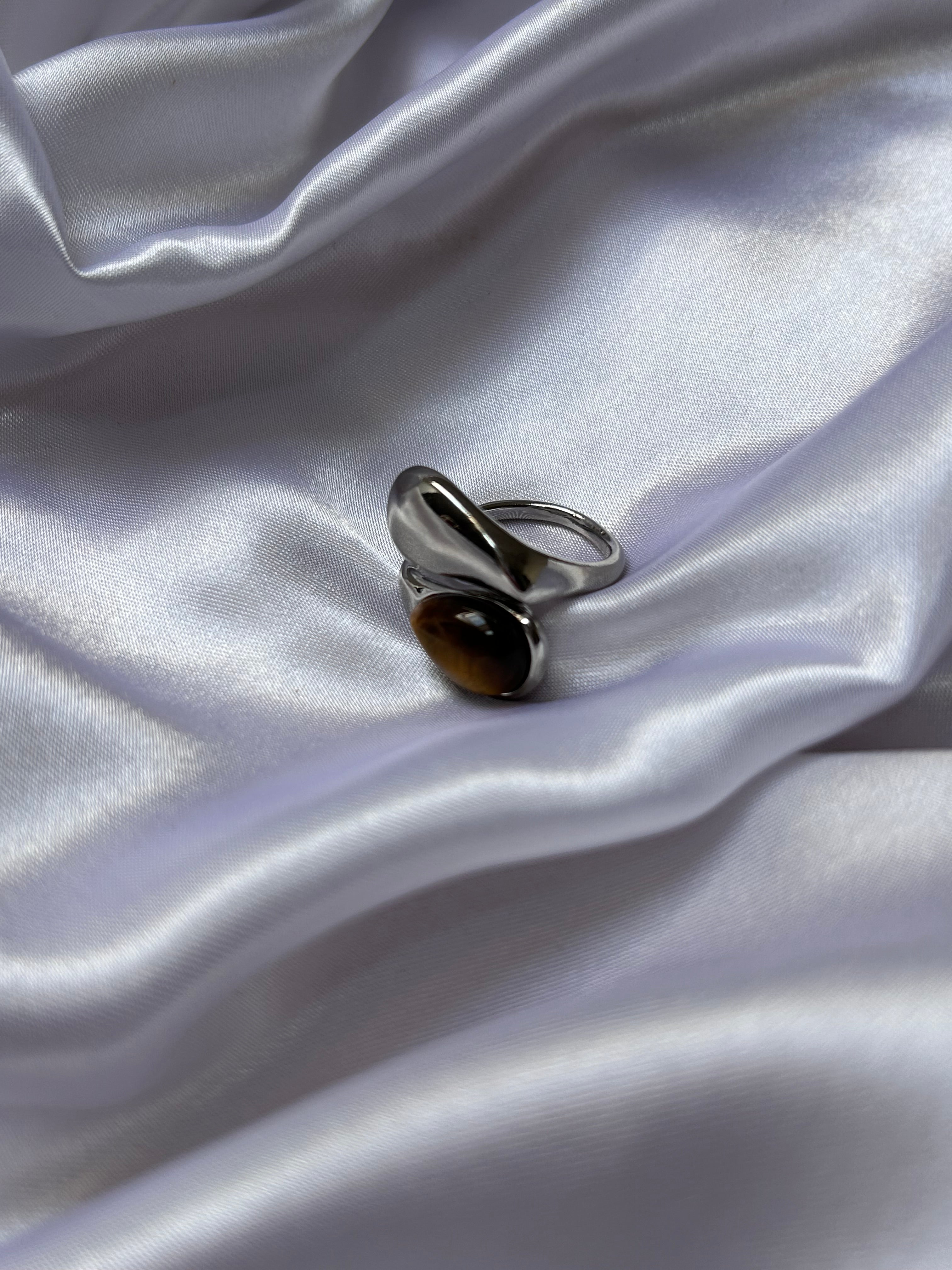 Luna Tiger Ring