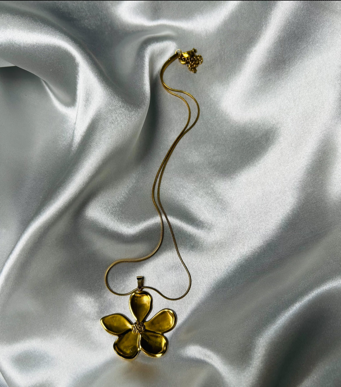 GOLD FLOWER NECKLACE 18K GOLD PLATED PENDANT