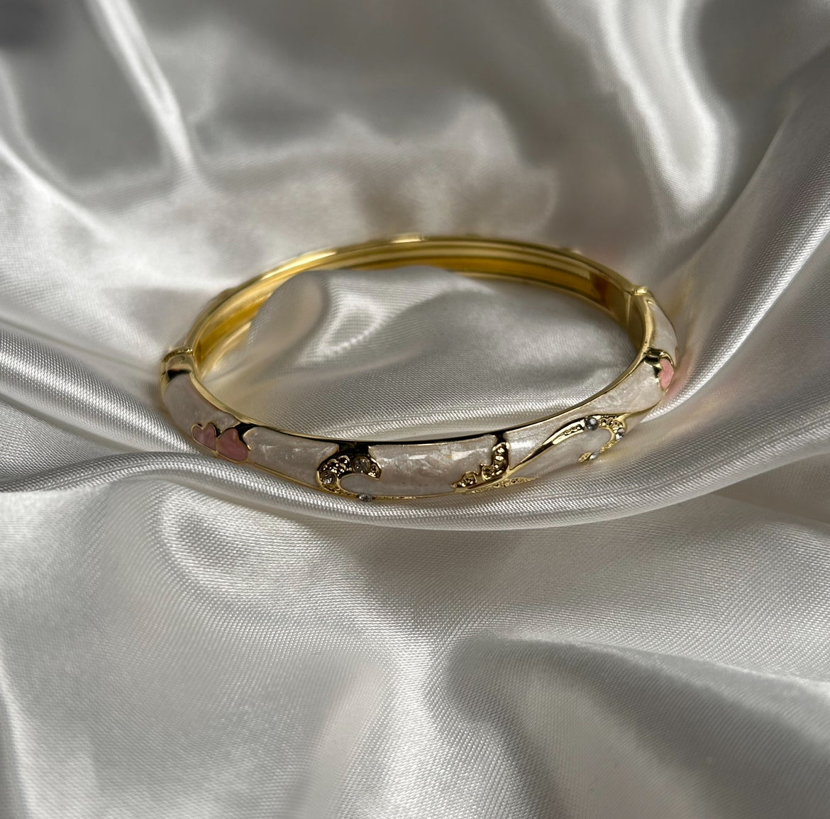 ELEGANT GOLD FLOWER NIGHT BRACELET