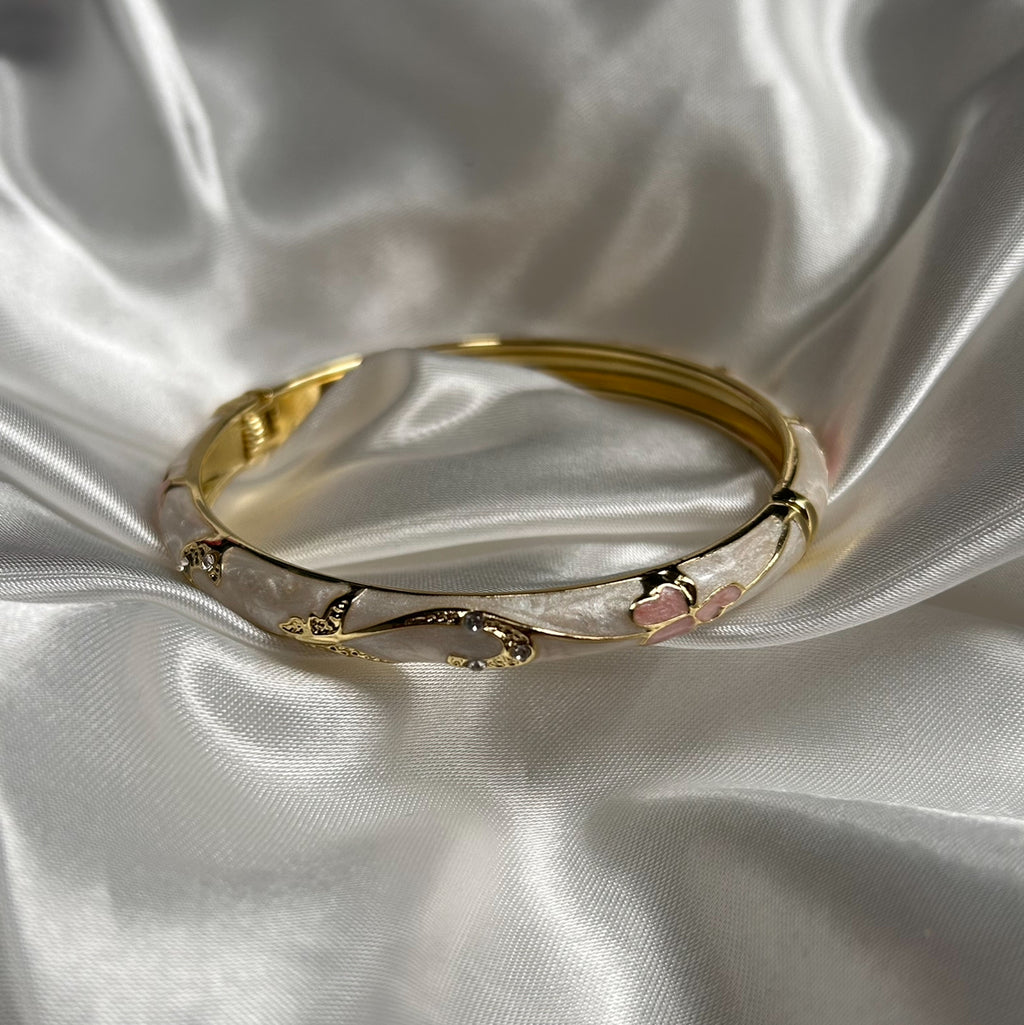 ELEGANT GOLD FLOWER NIGHT BRACELET