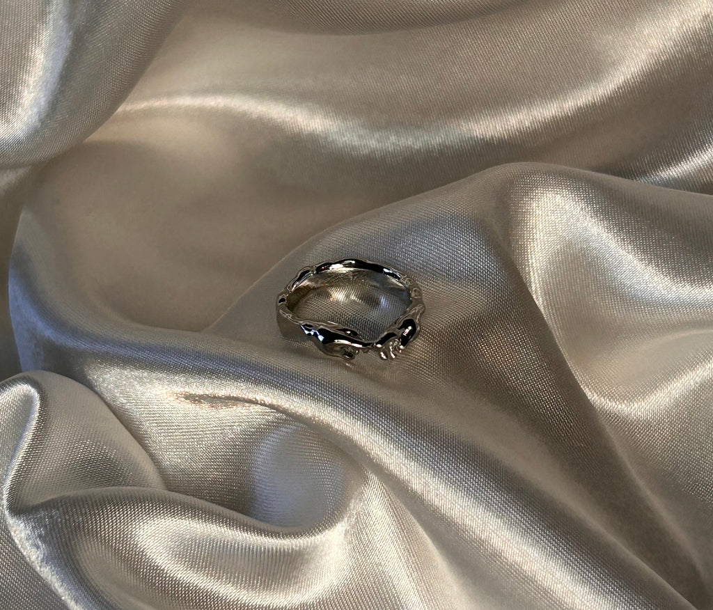 Double Finger Sculpted Silver Ring