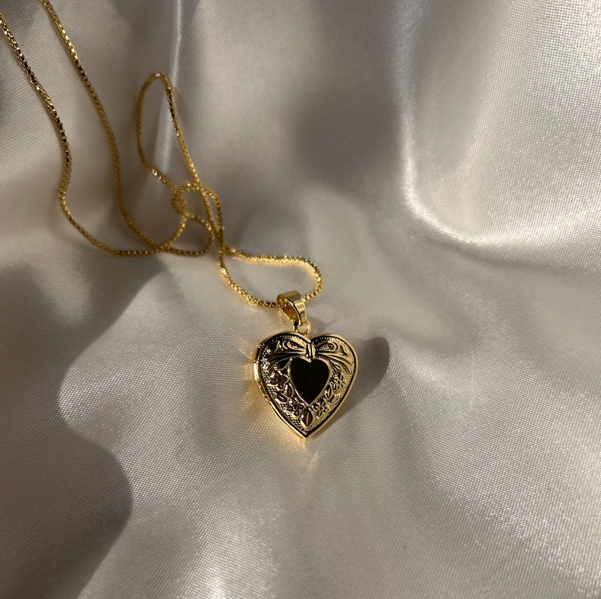 Gold Heart Photo Locket Necklace