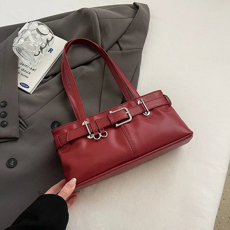 Chic & Versatile Underarm Bag™